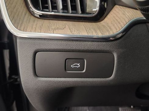 New 2026 Volvo XC60 B5 Plus w/ Protection Package Premier image 20