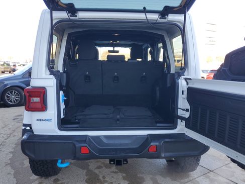 Used 2023 Jeep Wrangler Unlimited Rubicon 4xe image 24