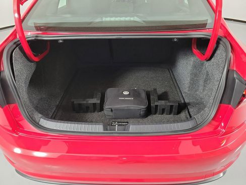 Used 2019 Volkswagen Jetta GLI image 7