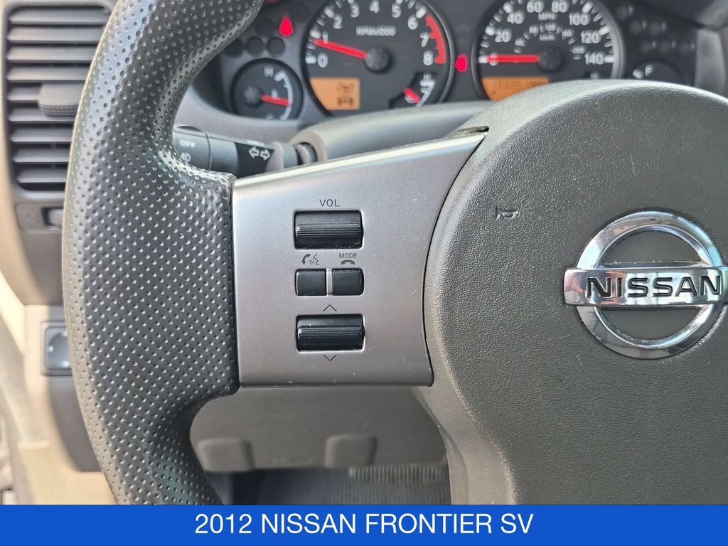 Used 2012 Nissan Frontier SV w/ SV Premium Utility Pkg AWD/4WD image 19
