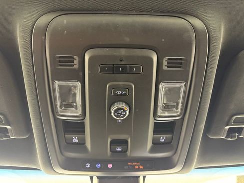 Used 2022 Chevrolet Tahoe Z71 AWD/4WD image 34