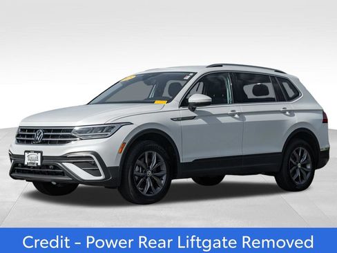 Used 2023 Volkswagen Tiguan SE FWD image 3