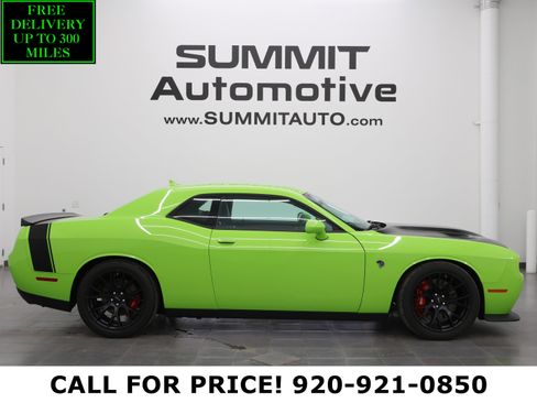 Used 2015 Dodge Challenger SRT Hellcat image 1