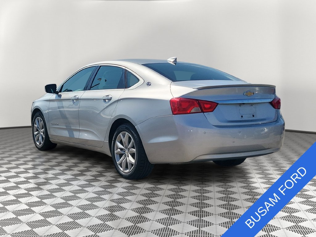 Used 2017 Chevrolet Impala LT w/ Convenience Package FWD image 3