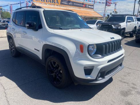 Used 2022 Jeep Renegade Altitude AWD/4WD image 3