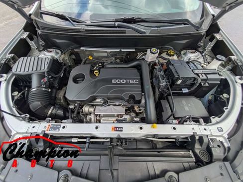 Used 2022 Chevrolet Equinox LS AWD/4WD image 16