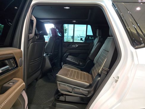 New 2026 GMC Yukon Denali Ultimate AWD/4WD image 16