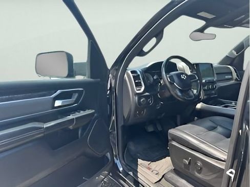 Used 2022 RAM 1500 Big Horn w/ Night Edition AWD/4WD image 10