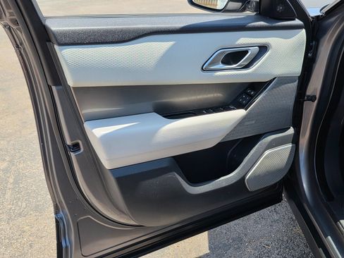 Used 2018 Land Rover Range Rover Velar S AWD/4WD image 20