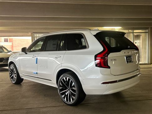 New 2026 Volvo XC90 B6 Plus w/ Protection Package Premier image 4