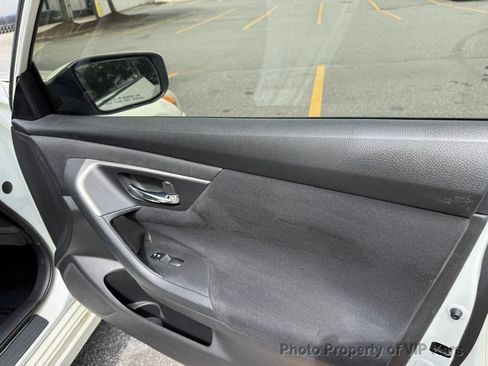 Used 2015 Nissan Altima 2.5 S w/ Power Driver Seat Package FWD image 9