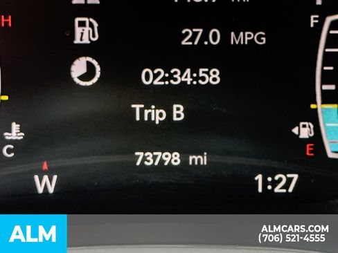 Used 2023 Chrysler Pacifica Touring-L FWD image 17