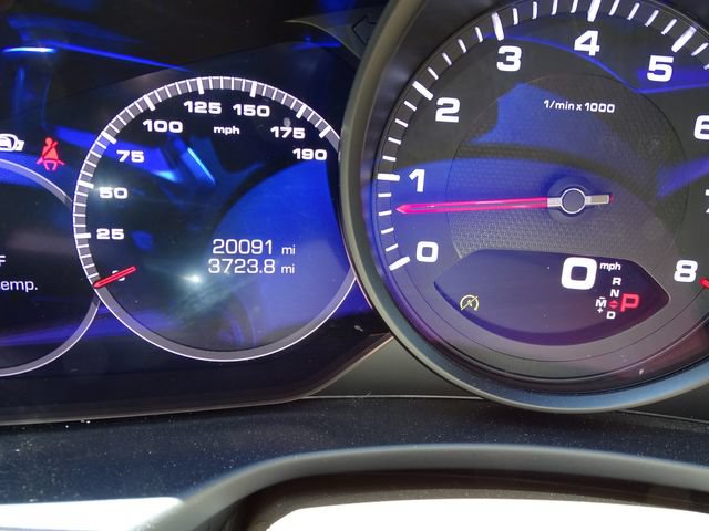 Used 2020 Porsche Panamera RWD image 18