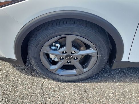 New 2026 Kia K4 FWD image 34