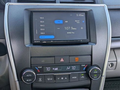 Used 2016 Toyota Camry XLE FWD image 10