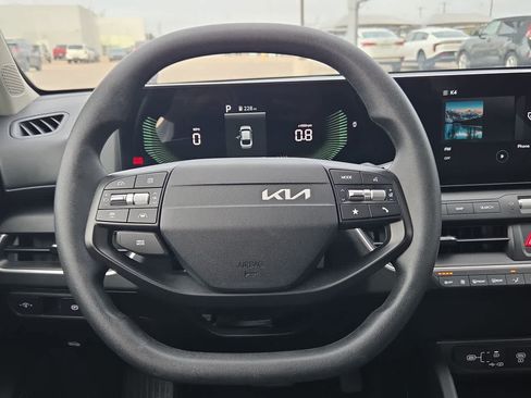 Used 2025 Kia K4 FWD image 19