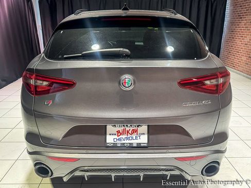 Used 2023 Alfa Romeo Stelvio Veloce image 9