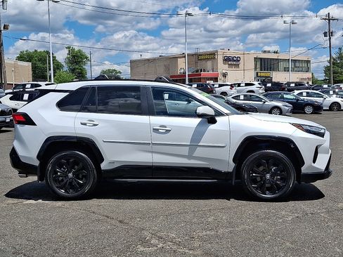 Used 2023 Toyota RAV4 SE w/ SE Grade Weather Package AWD/4WD image 8