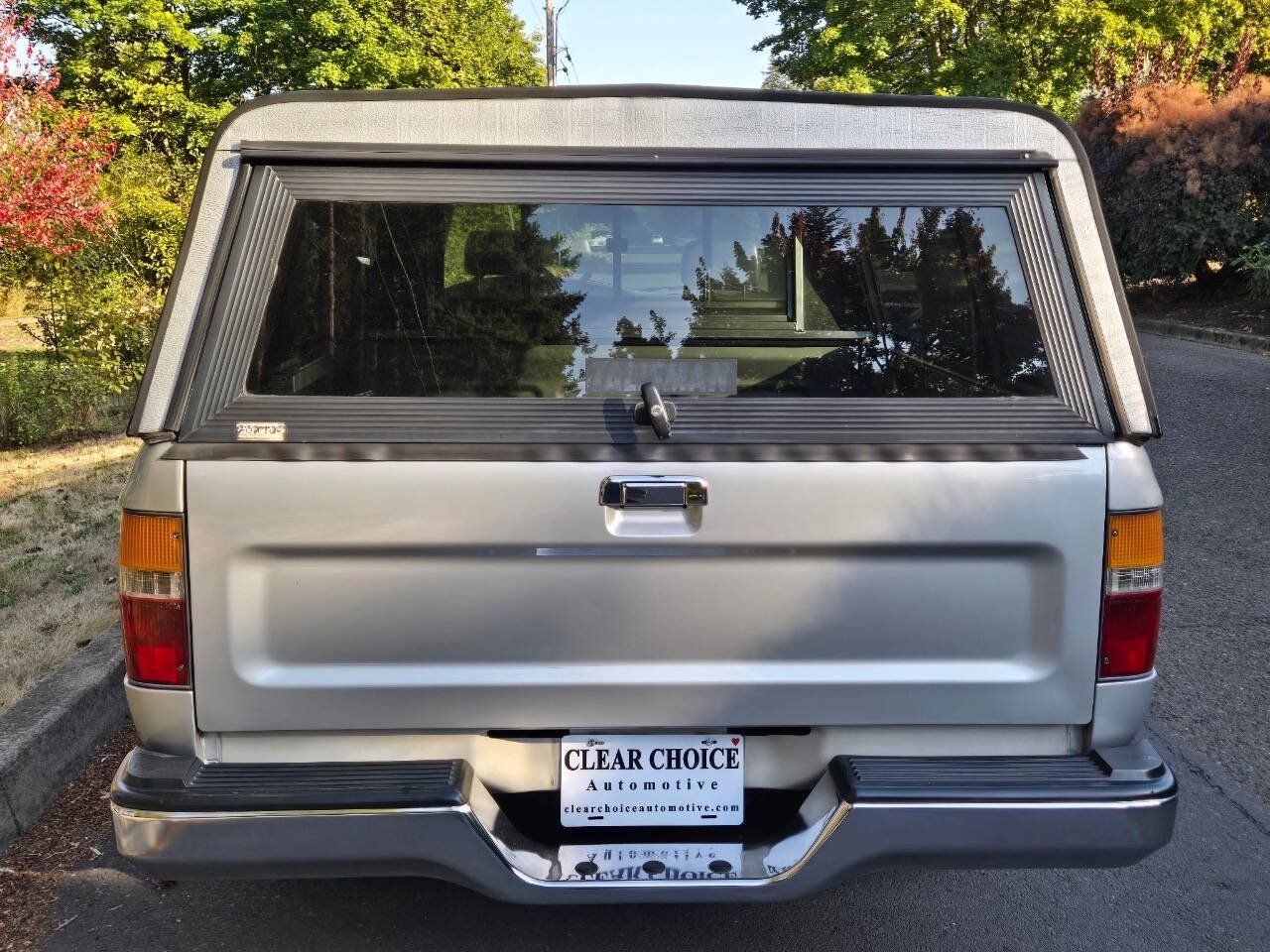 Used 1989 Toyota Pickup Deluxe RWD image 5