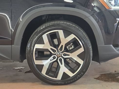 Used 2022 Volkswagen Taos SEL image 7