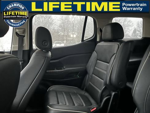 Used 2023 GMC Acadia Denali image 14
