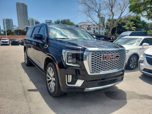 Used 2023 GMC Yukon XL Denali AWD/4WD image 4