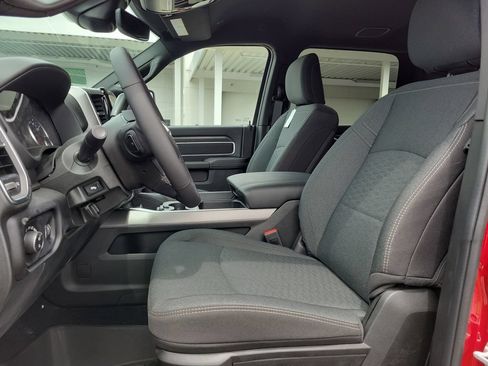 New 2026 RAM 2500 Big Horn AWD/4WD image 12