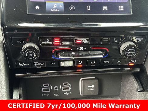 Used 2022 Jeep Grand Cherokee Laredo w/ Luxury Tech Group I image 23