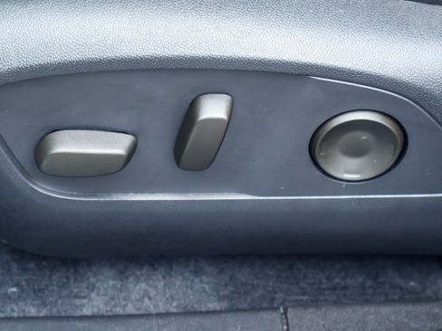Used 2024 Chevrolet Equinox EV LT FWD image 12