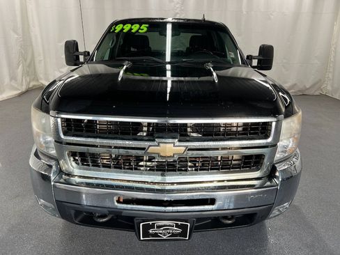 Used 2010 Chevrolet Silverado 2500 LT w/ Interior Plus Package AWD/4WD image 2