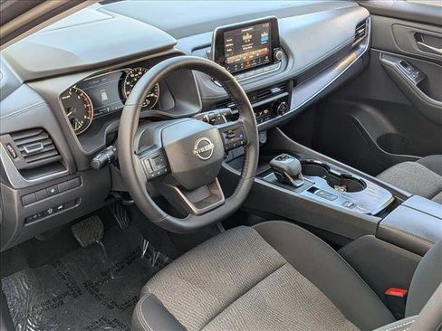 Used 2025 Nissan Rogue SV FWD image 30