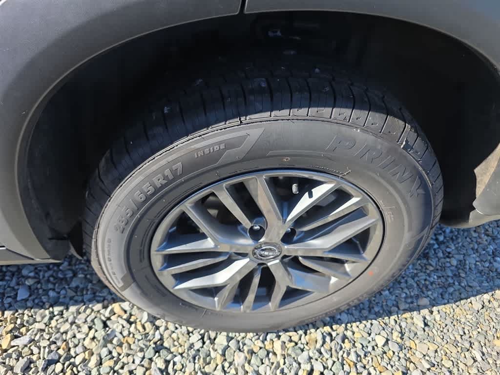 Used 2024 Nissan Rogue S FWD image 5