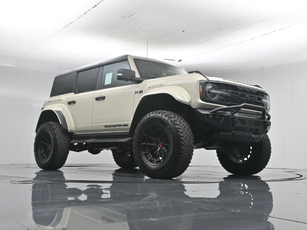 New 2026 Ford Bronco Raptor w/ Interior Carbon Fiber Pack AWD/4WD image 3