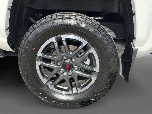 Used 2025 Toyota Tacoma TRD Sport image 8