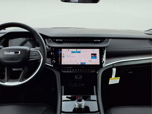 New 2026 Jeep Grand Cherokee Limited image 12