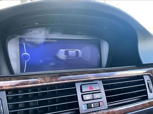 Used 2009 BMW 335i Convertible image 13