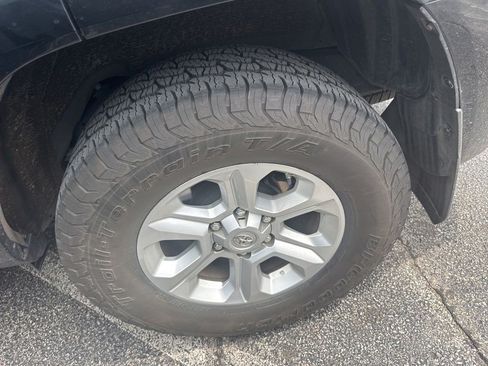 Used 2019 Toyota 4Runner SR5 Premium RWD image 18