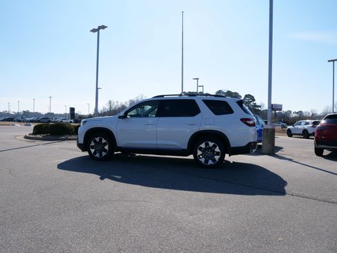 New 2026 Honda Pilot Touring image 6