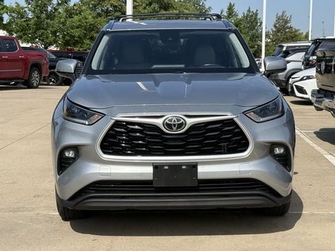 Used 2021 Toyota Highlander XLE FWD image 8