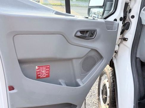Used 2016 Ford Transit 250 130 Low Roof RWD image 24