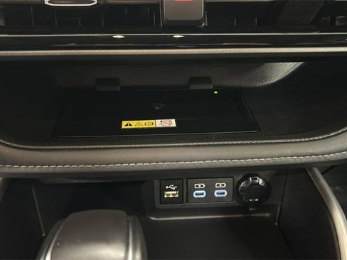 Used 2024 Toyota Highlander XLE image 26