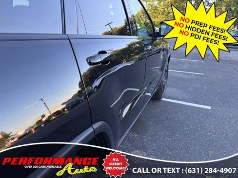 Used 2019 Jeep Grand Cherokee Laredo AWD/4WD image 17