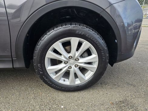 Used 2015 Toyota RAV4 Limited w/ Technology Package image 9