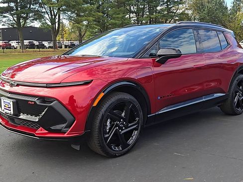 New 2026 Chevrolet Equinox EV RS FWD image 8