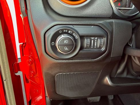 Used 2022 Jeep Gladiator Mojave w/ LED Lighting Group AWD/4WD image 32
