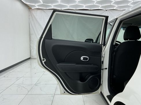Used 2019 Kia Soul FWD image 24