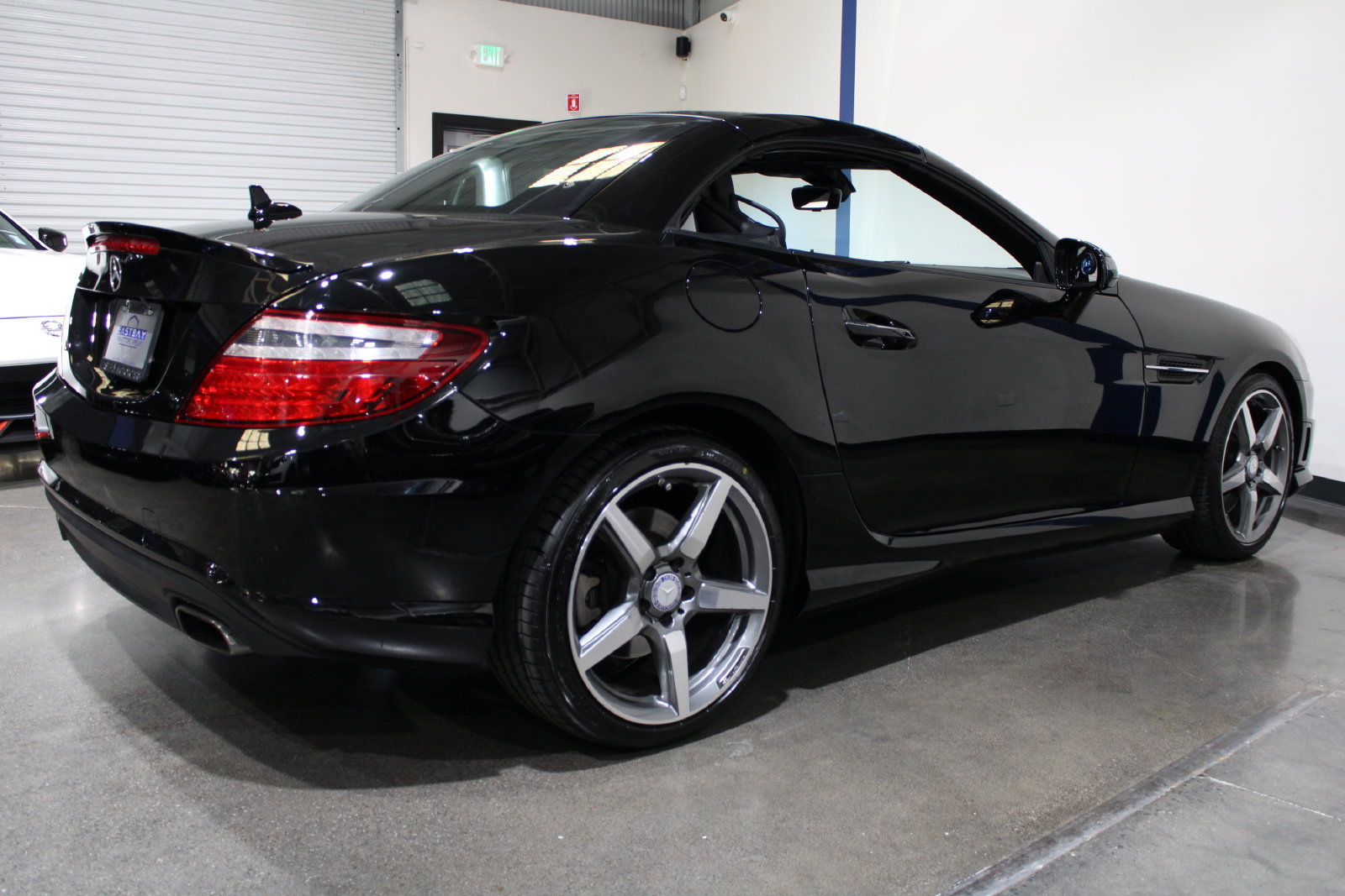 Used 2015 Mercedes-Benz SLK 250 image 16