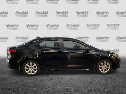 Used 2025 Toyota Corolla LE FWD image 11
