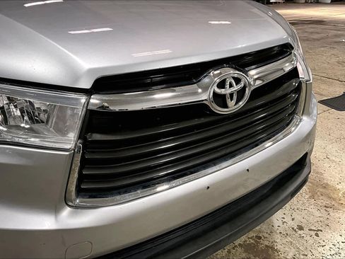 Used 2014 Toyota Highlander XLE image 28