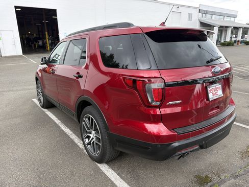 Used 2018 Ford Explorer Sport w/ Equipment Group 401A AWD/4WD image 3